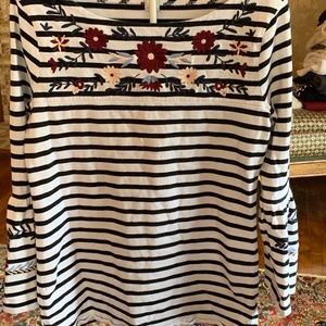 J crew cotton bell sleeve embroidered‎ top. Worn about 4x